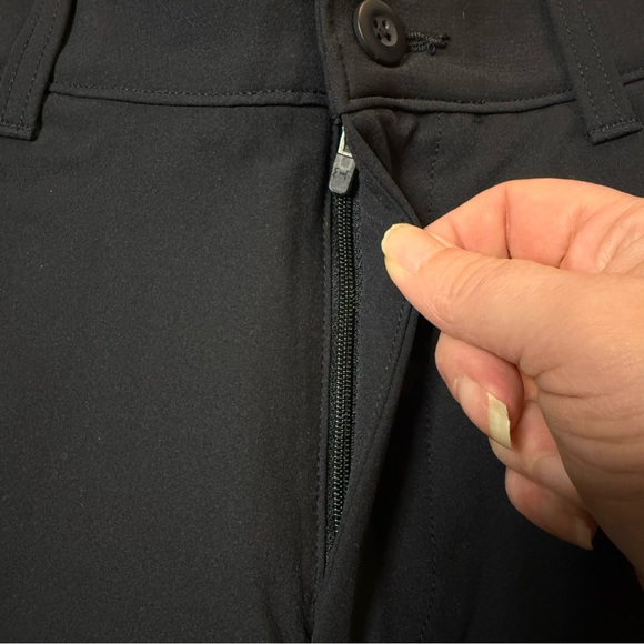 Under Armour Court Golf 10” black shirts men’s sz 30 nwt new - Picture 2 of 9